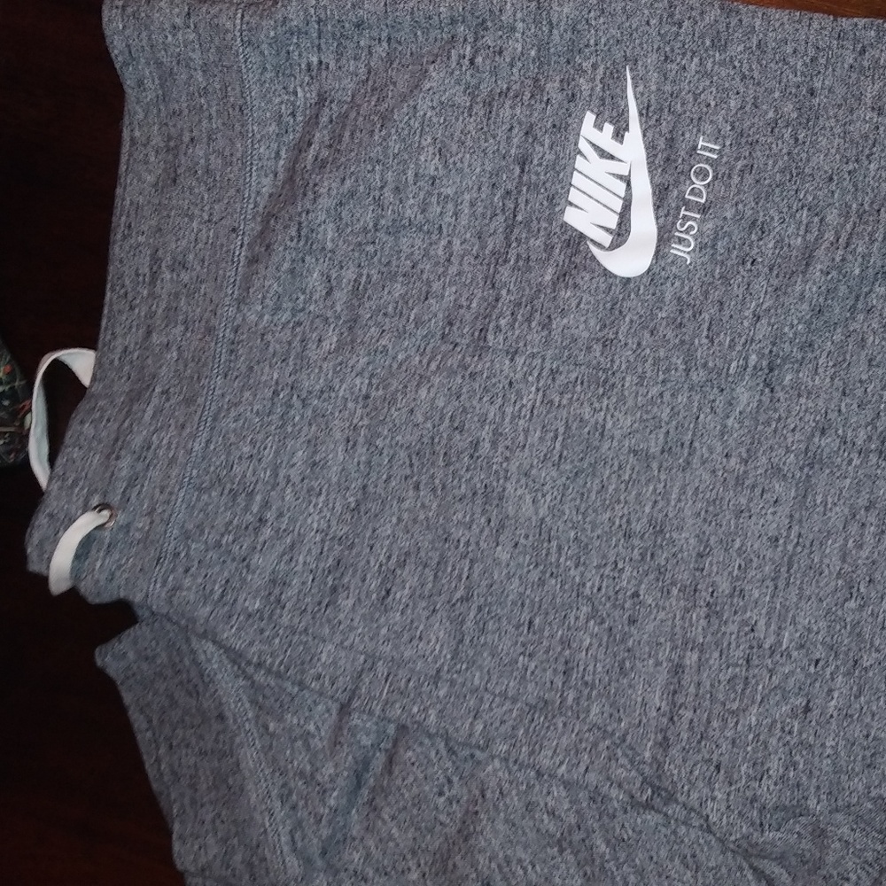 Never worn nike capri